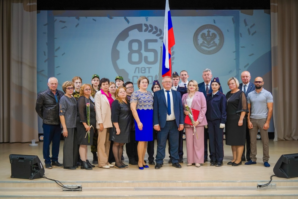 НАС - МИЛЛИОНЫ